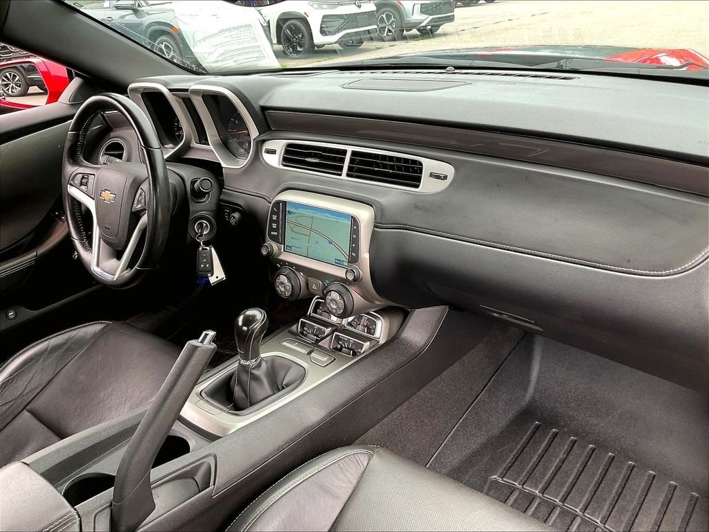 Used 2015 Red Chevrolet 2LT image 13