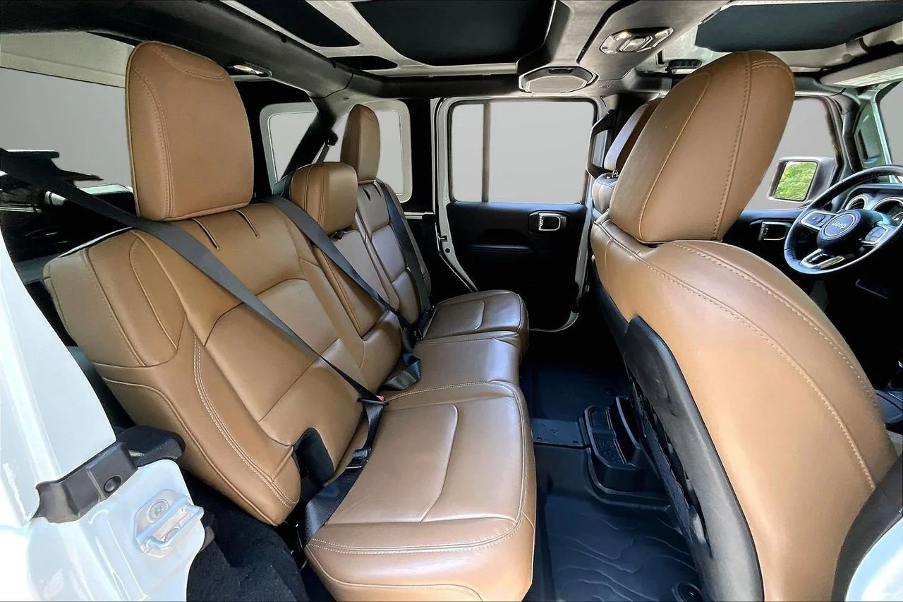 Used 2021 White Jeep Rubicon image 24