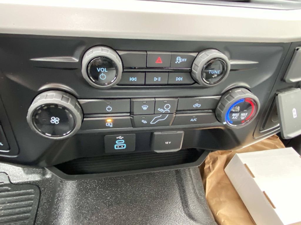 New 2026 Oxford White Ford F-350® XL image 18