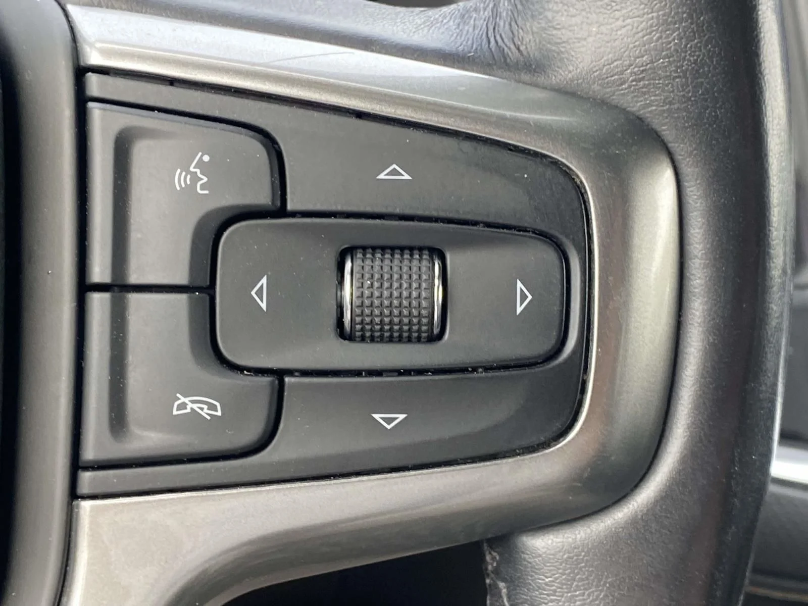 Used 2021 Beige Chevrolet Premier image 26
