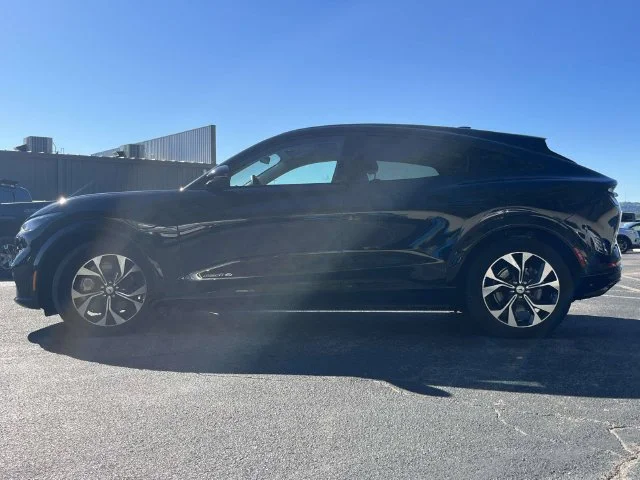 Used 2023 Black Ford Premium image 7