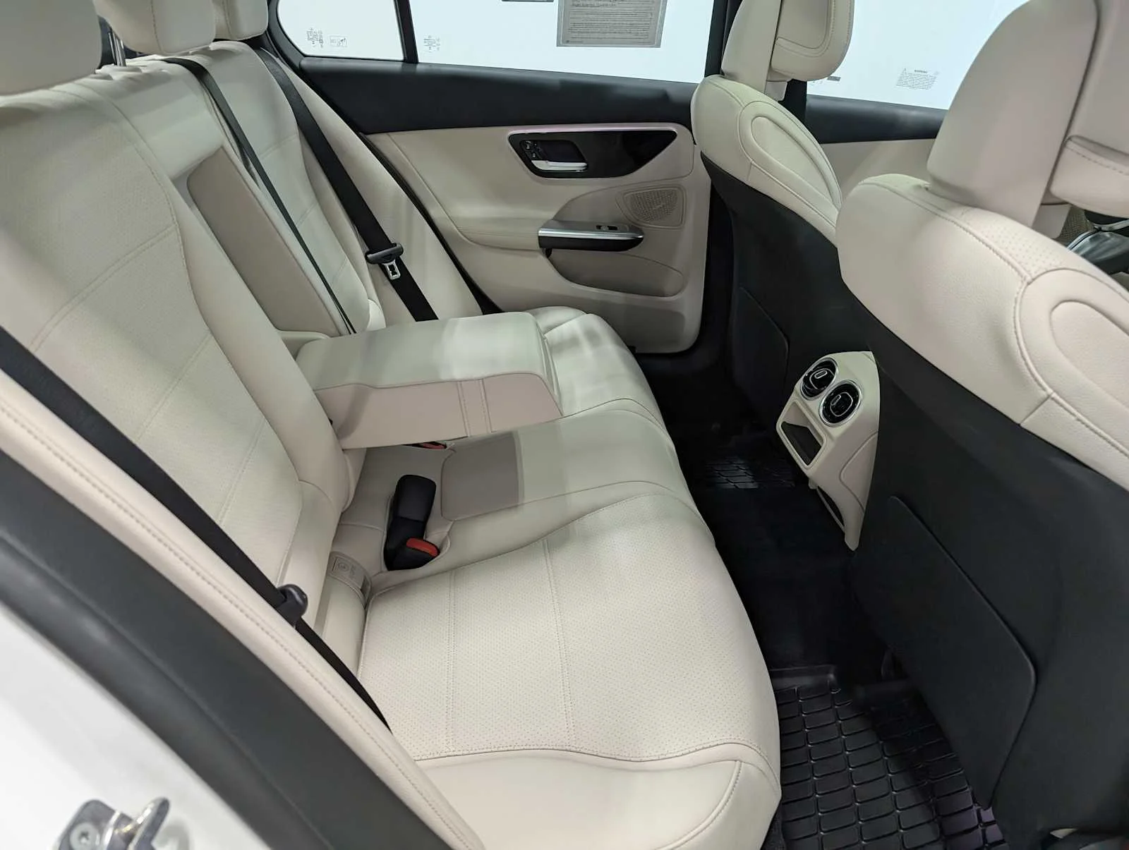 Used 2026 Polar White Mercedes-Benz C 300 image 36