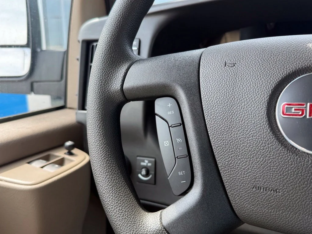 New 2026 Summit White GMC Work Van image 19