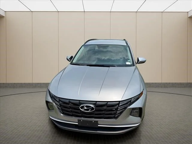 Used 2024 Silver Hyundai SEL image 6