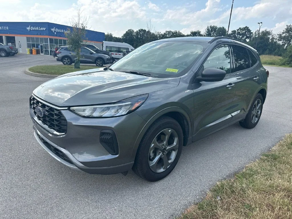 Used 2024 Gray Ford ST-Line image 4