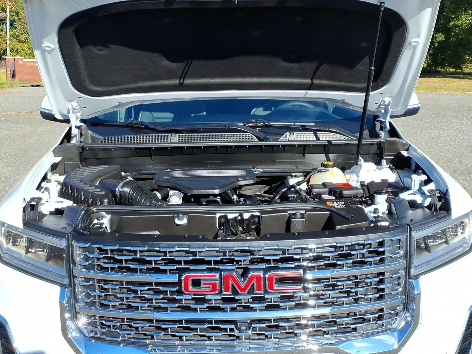 Used 2023 Summit White GMC Denali image 32