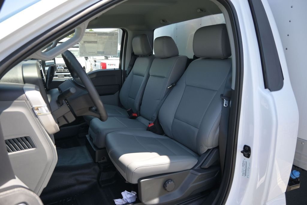 New 2026 Oxford White Ford XL image 9