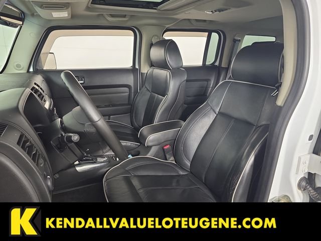 Used 2007 White Hummer Base image 22
