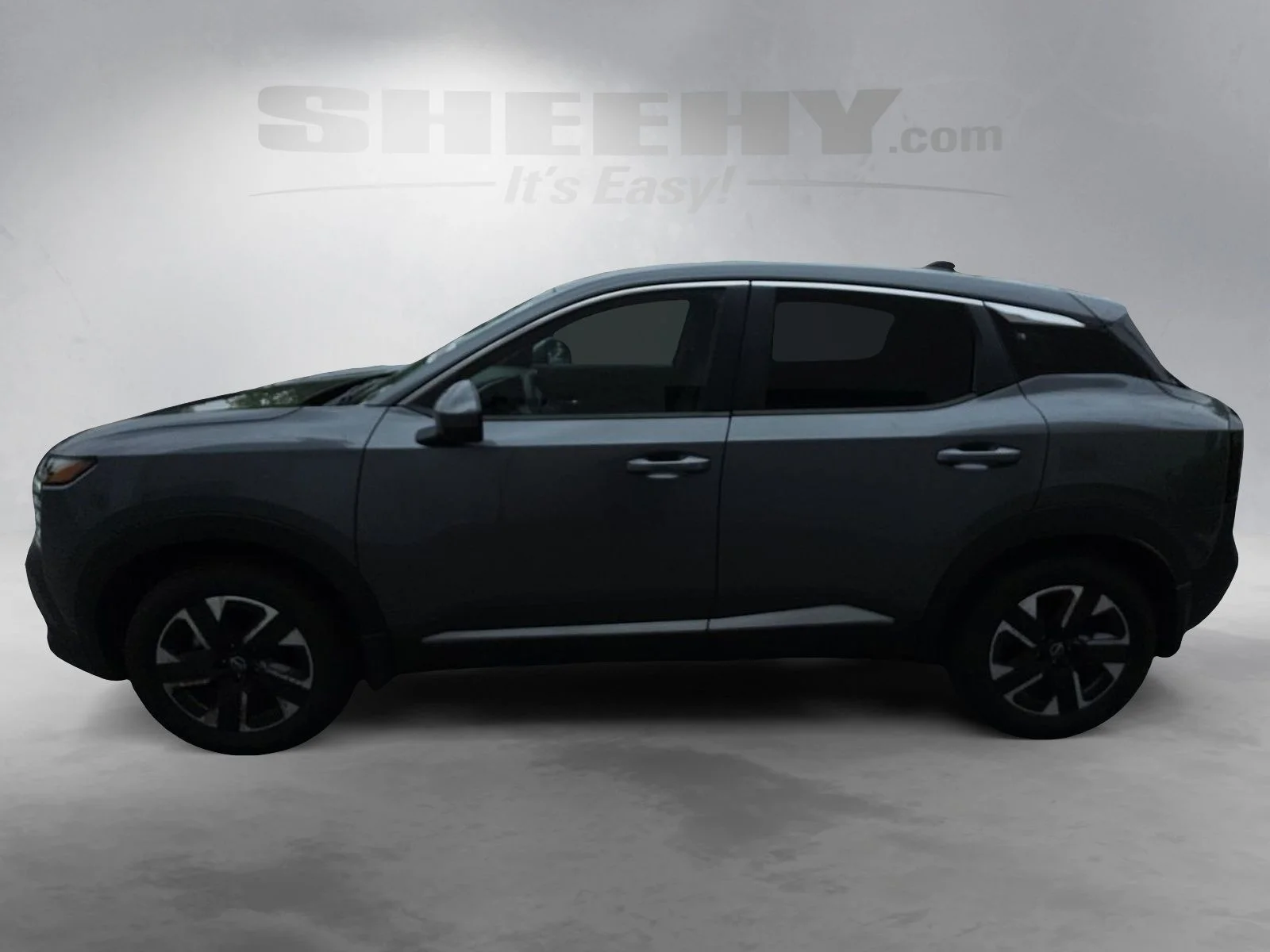 Used 2025 Gray Nissan SV image 15