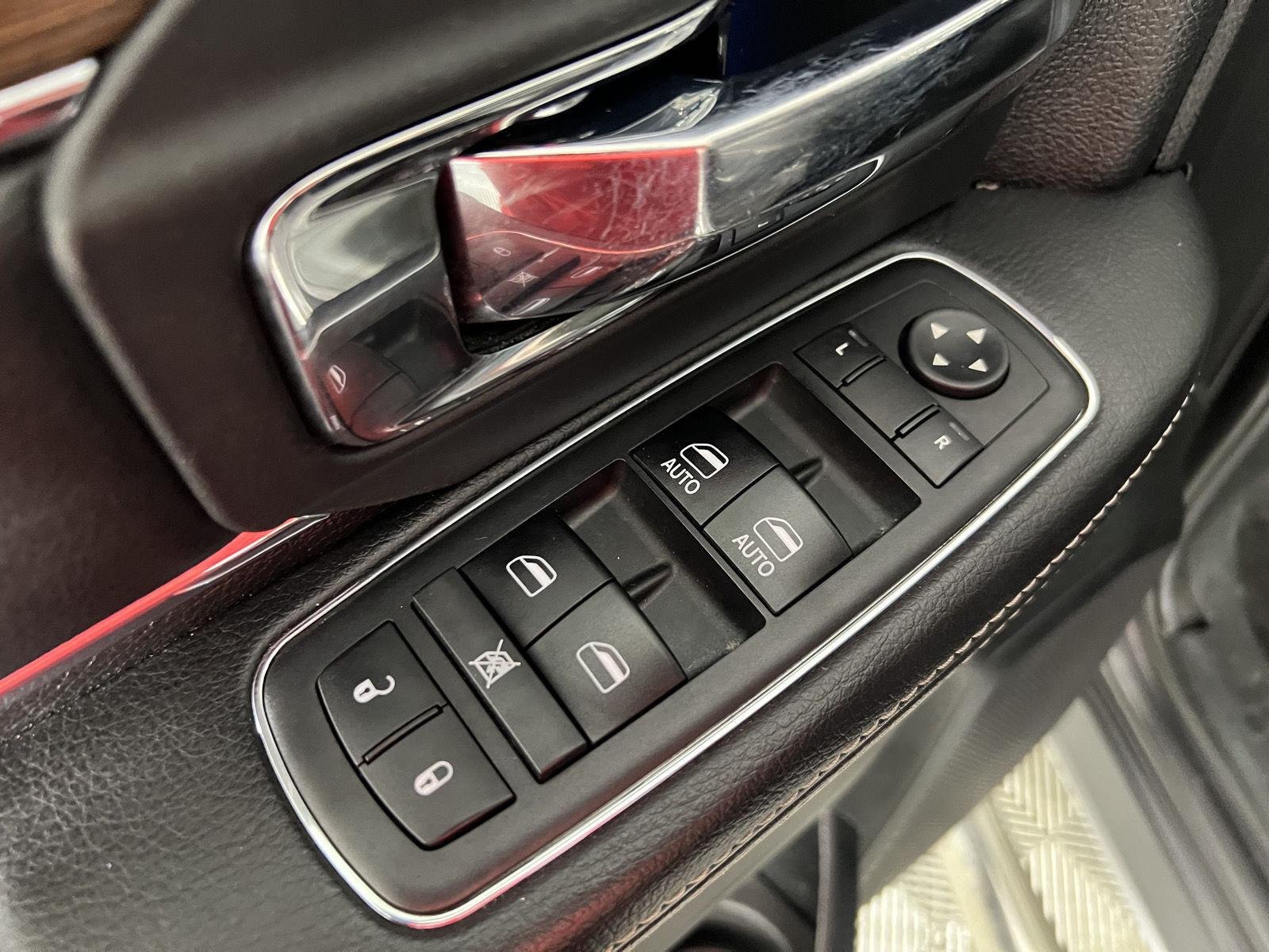 Used 2018  RAM Laramie image 23
