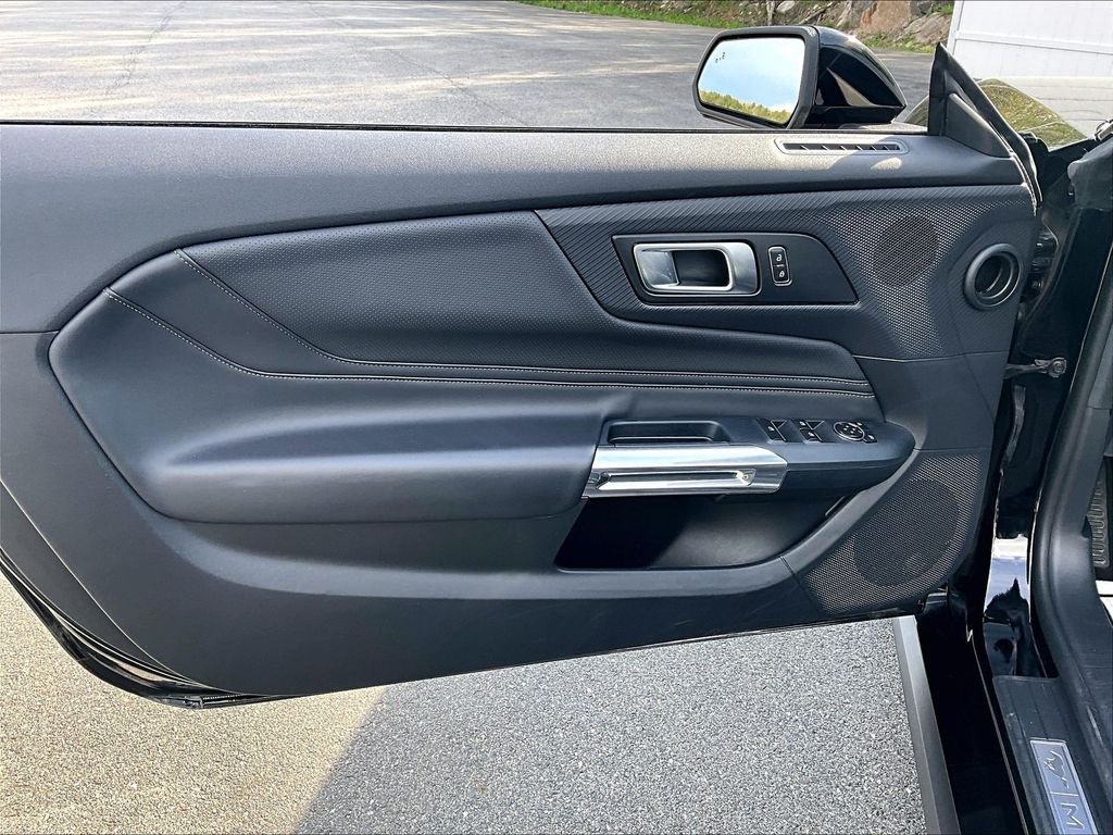 Used 2025 Shadow Black Ford EcoBoost Premium image 9