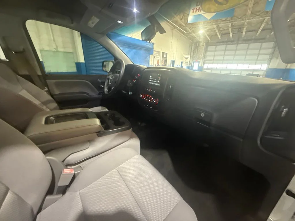 Used 2016 Summit White GMC Base image 31