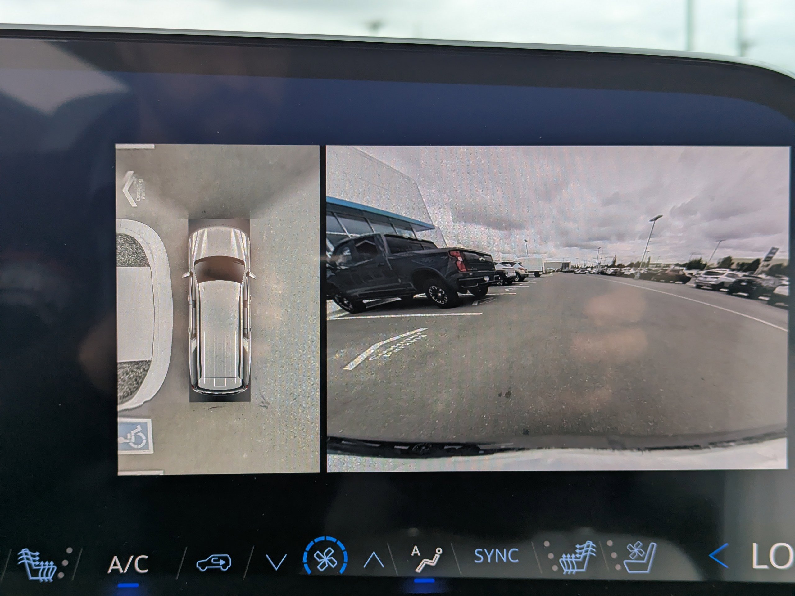 2025 Chevrolet Suburban Premier - Photo 22