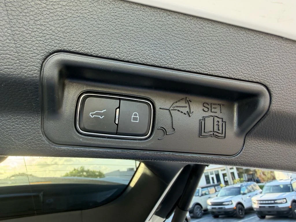 Used 2021 Star White Ford ST image 16