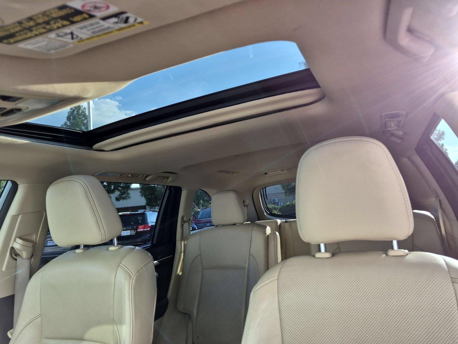 Used 2015 Predawn Gray Mica Toyota Limited image 29