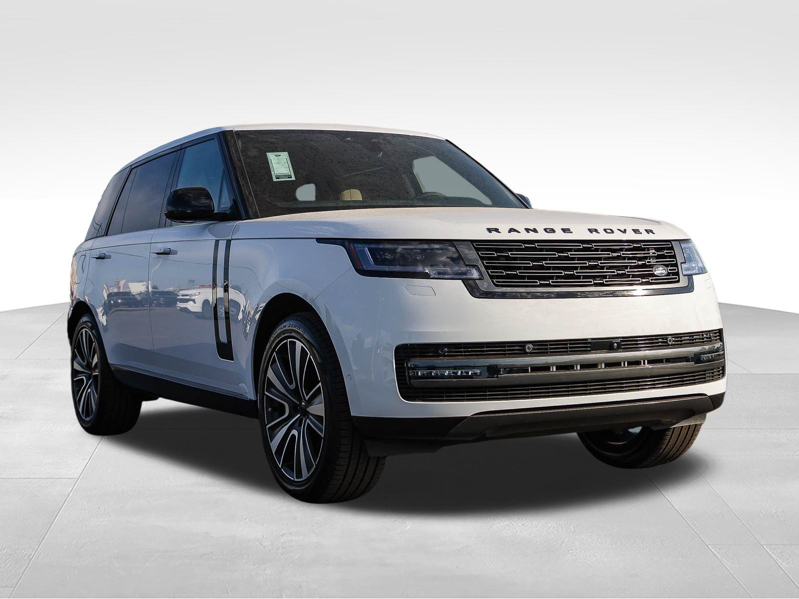 New 2026 Fuji White Land Rover SE image 3