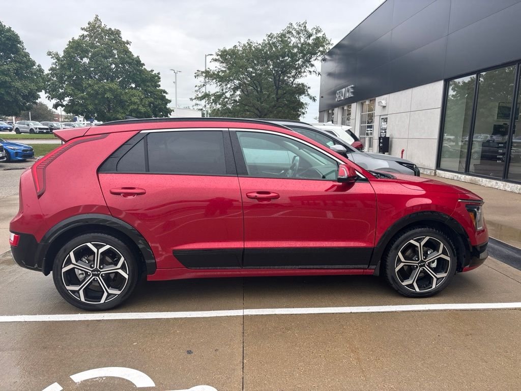 Used 2023 Red Kia EX Touring image 4