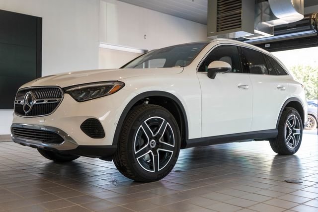 Used 2026 White Mercedes-Benz GLC 300 image 3