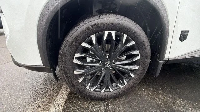 2026 Nissan Rogue Dark Armor - Photo 10