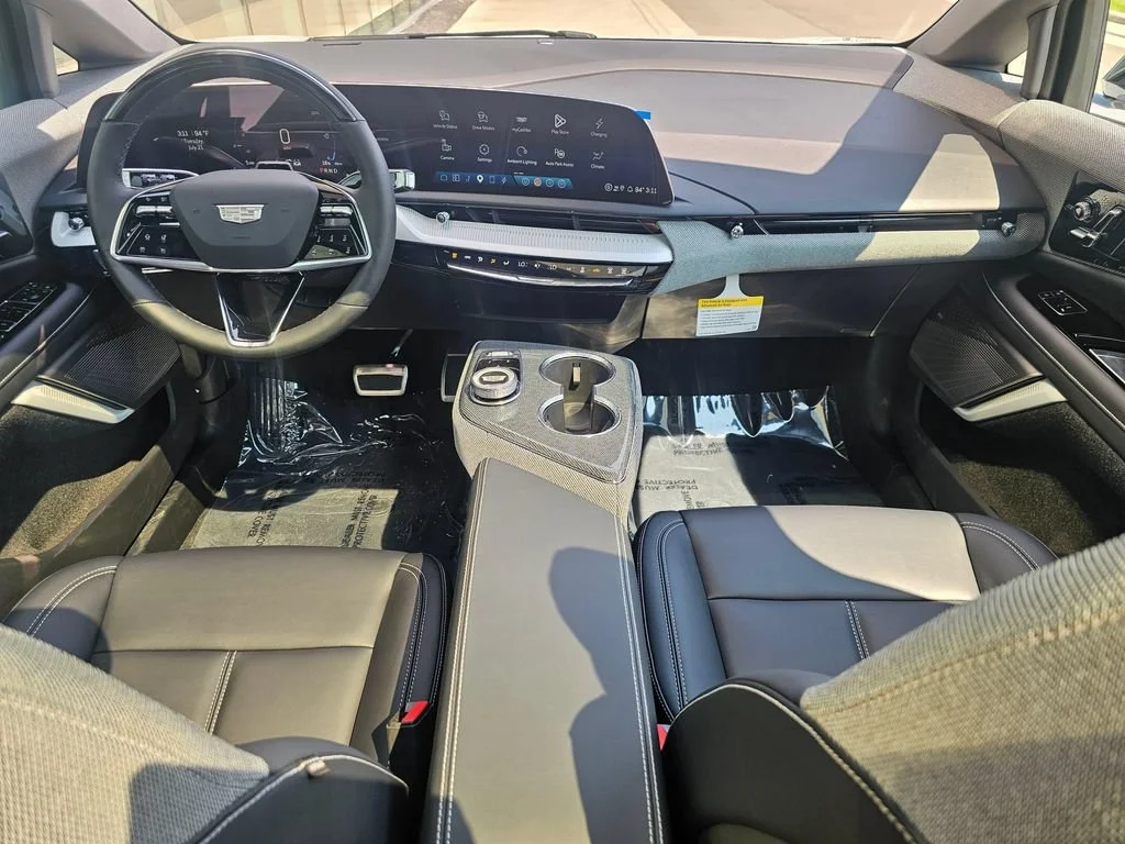 New 2026 Vibrant White Tricoat Cadillac Sport image 17