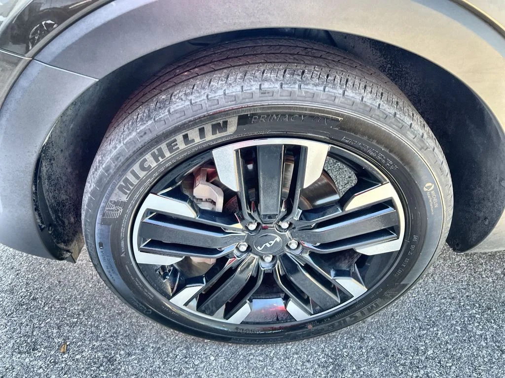 Used 2023 Green Kia SX image 10