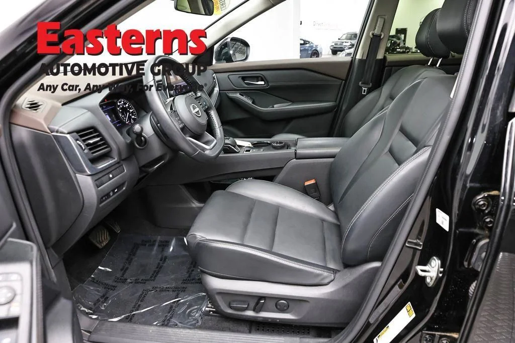 Used 2023 Black Nissan SV image 16