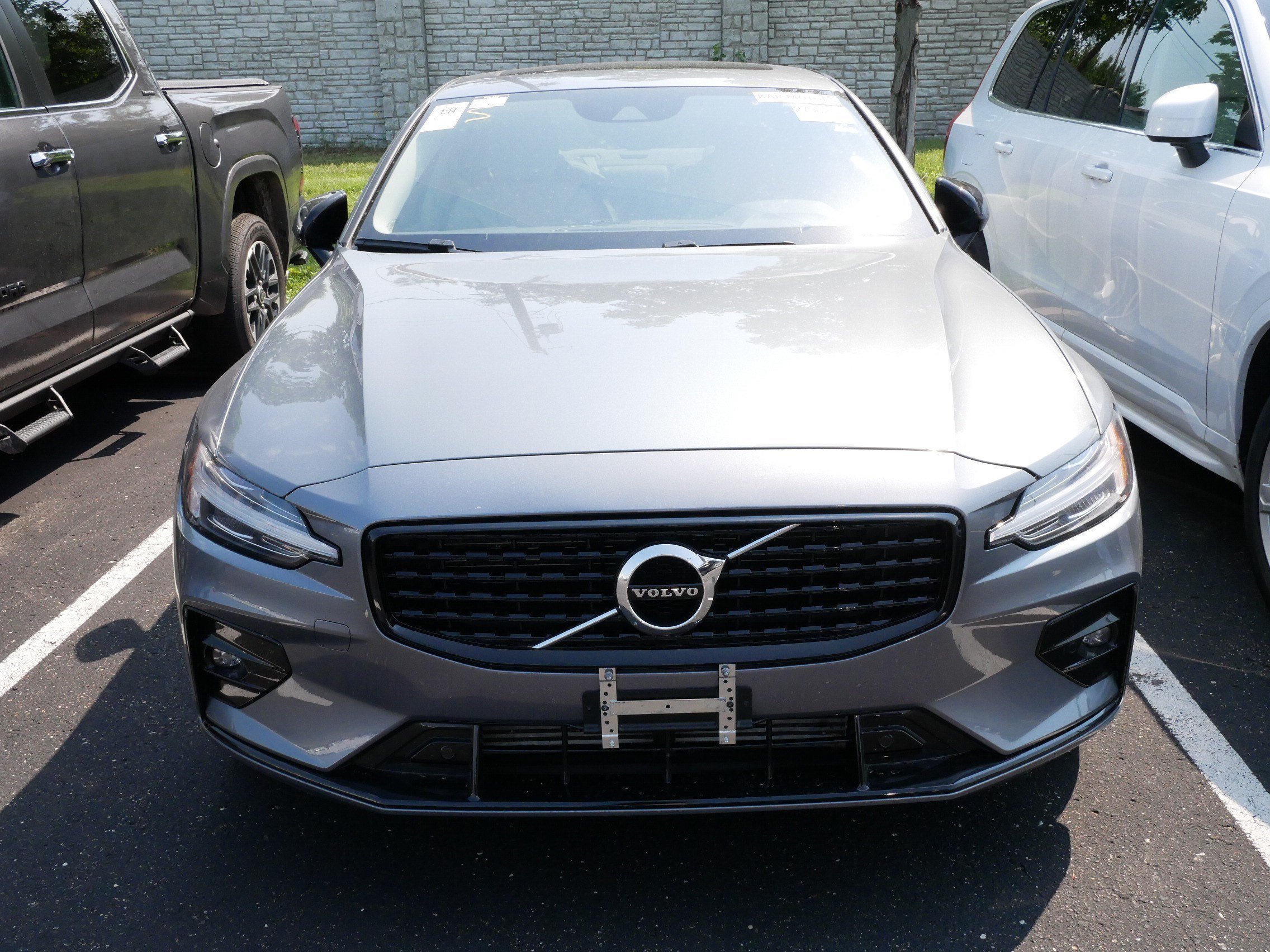 Used 2021 Volvo S60 Momentum with VIN 7JR102TZ5MG118604 for sale in Brooklyn Center, Minnesota