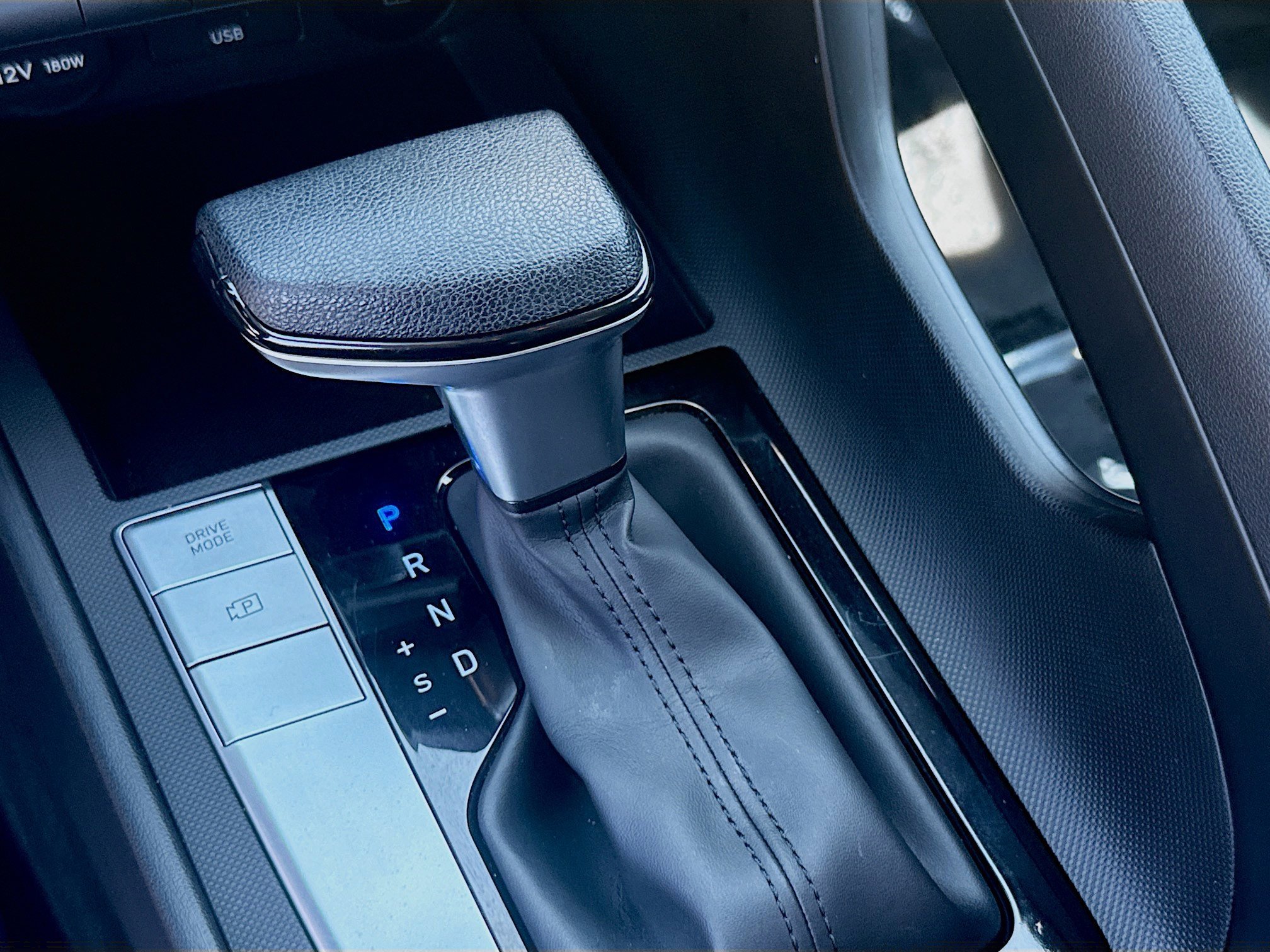2025 Hyundai Elantra SE - Photo 13