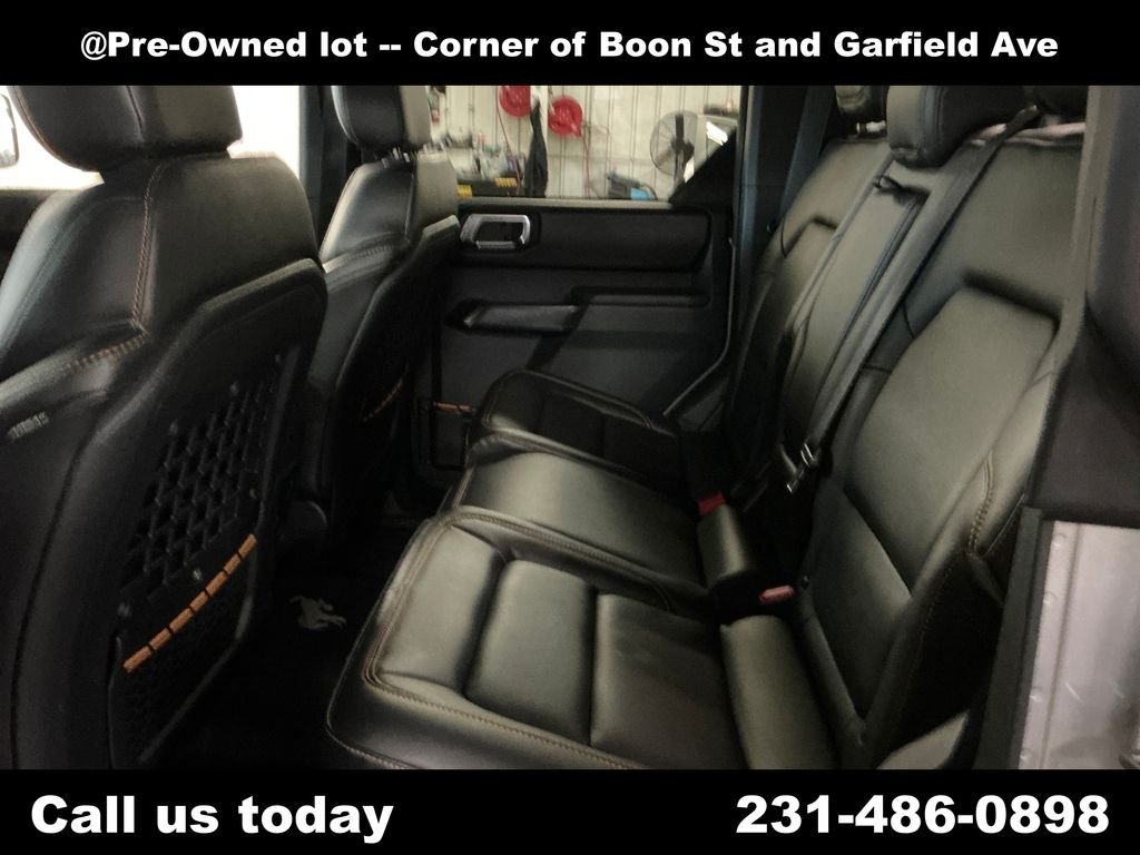 Used 2024 Silver Ford Badlands image 27