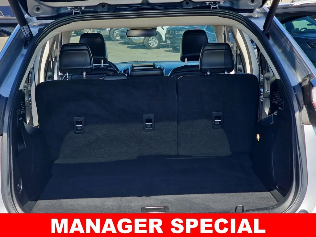 Used 2022 Silver Ford Titanium image 12