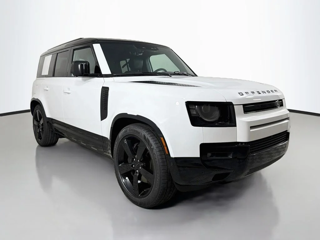 New 2026 Fuji White Land Rover X-Dynamic SE image 3