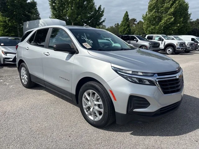 Used 2022 Silver Chevrolet LS image 3