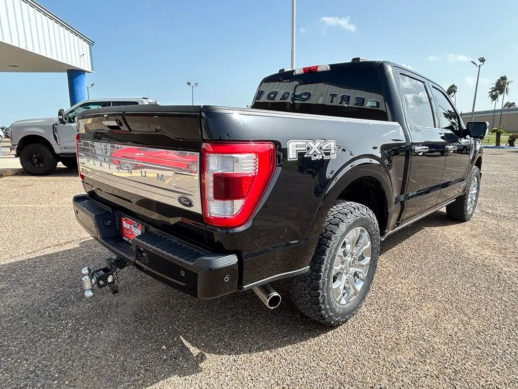 Used 2022 Black Metallic Ford Platinum image 6