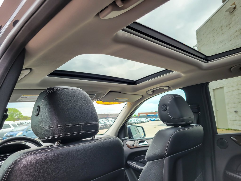 Used 2014  Mercedes-Benz ML 350 BlueTEC® image 11