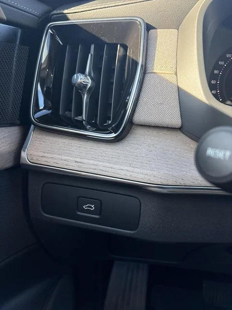 2026 Volvo XC90 Plus - Photo 17