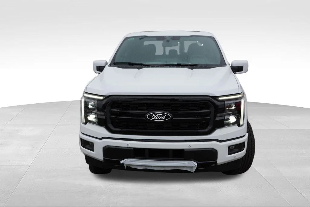 New 2026 Oxford White Ford Lariat image 8