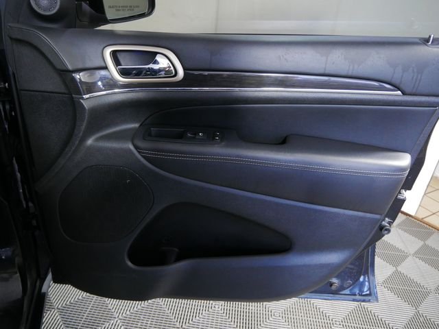 Used 2014 Black Jeep Overland image 10