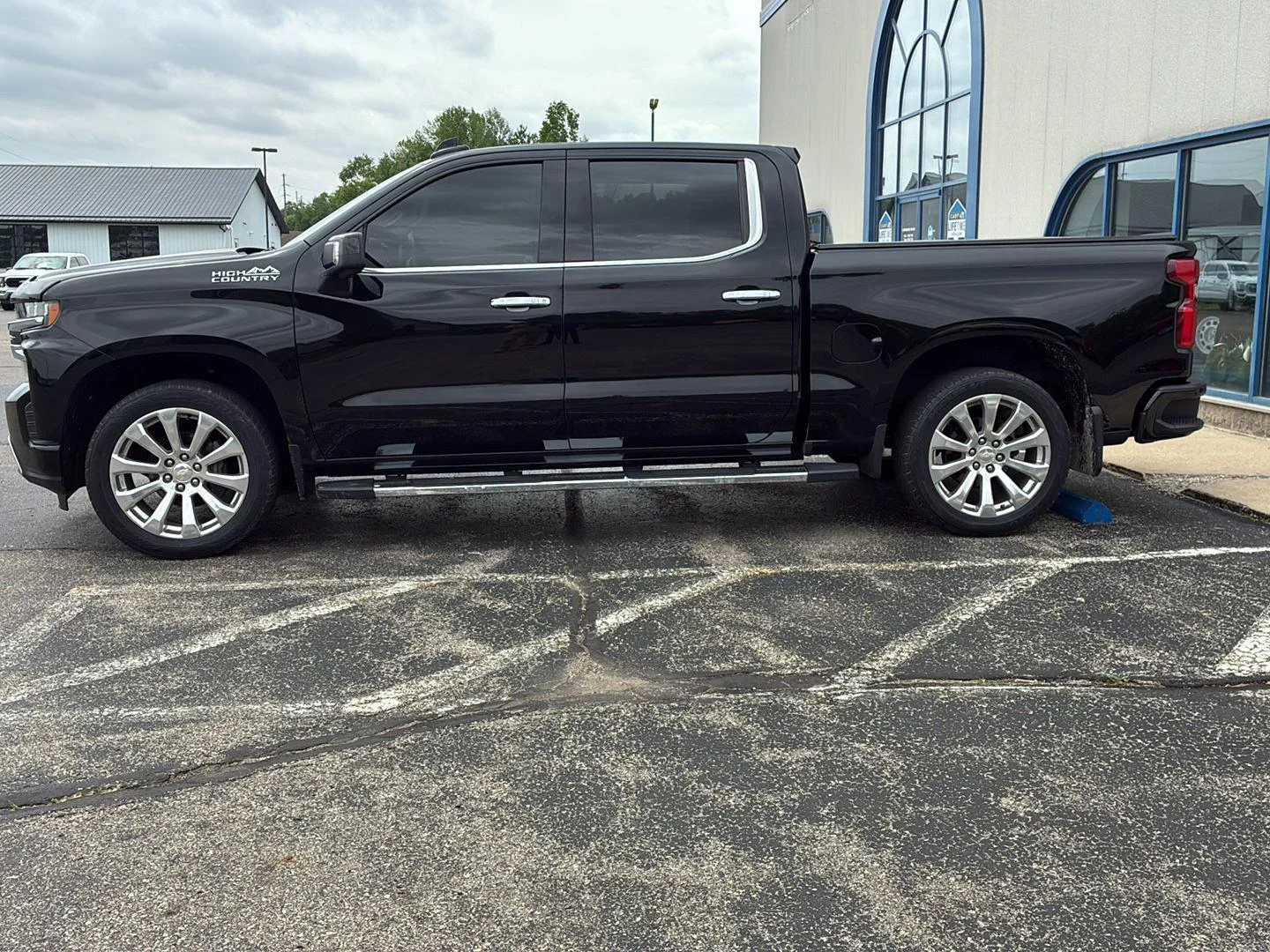 Used 2019 Black Chevrolet High Country image 2