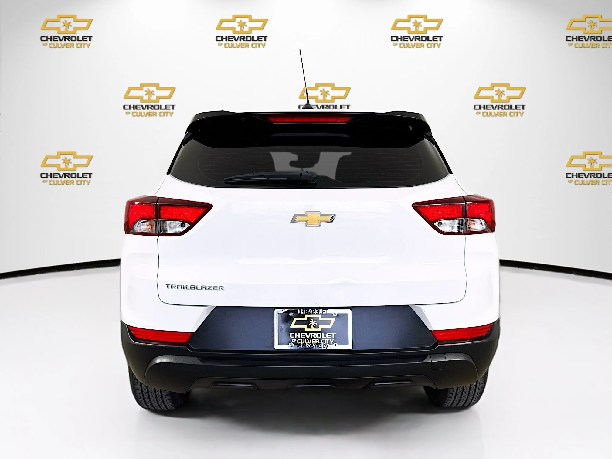 Used 2023 Summit White Chevrolet LS image 7