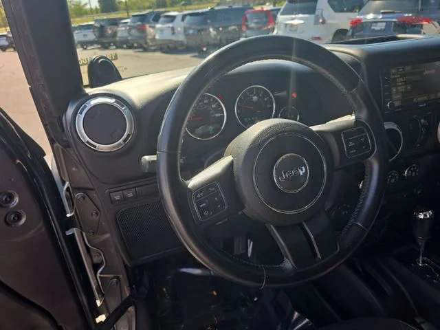 Used 2014 Gray Jeep Unlimited Rubicon image 17