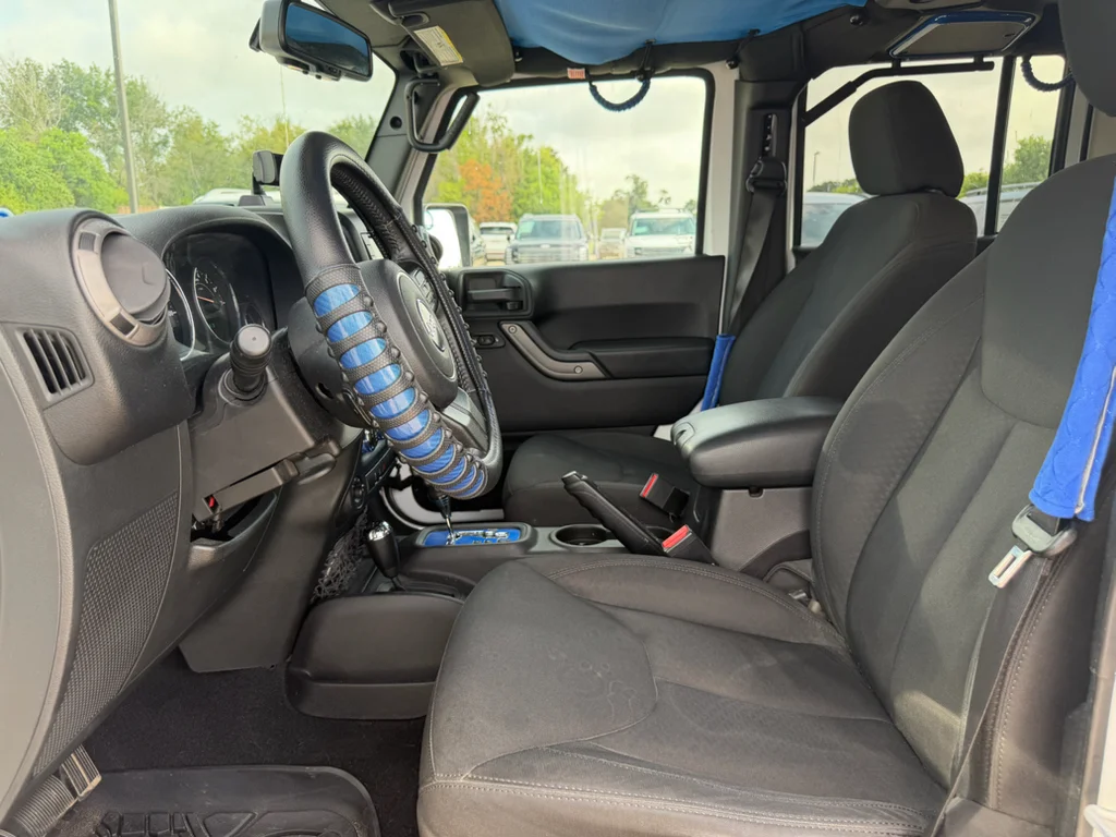Used 2015 Bright White Clearcoat Jeep Sport image 10