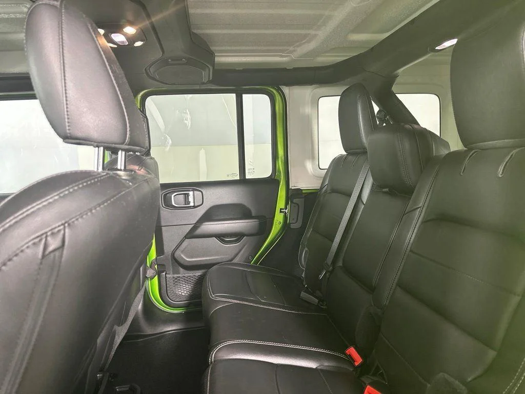 Used 2019 Mojito! Clearcoat Jeep Unlimited Sahara image 15