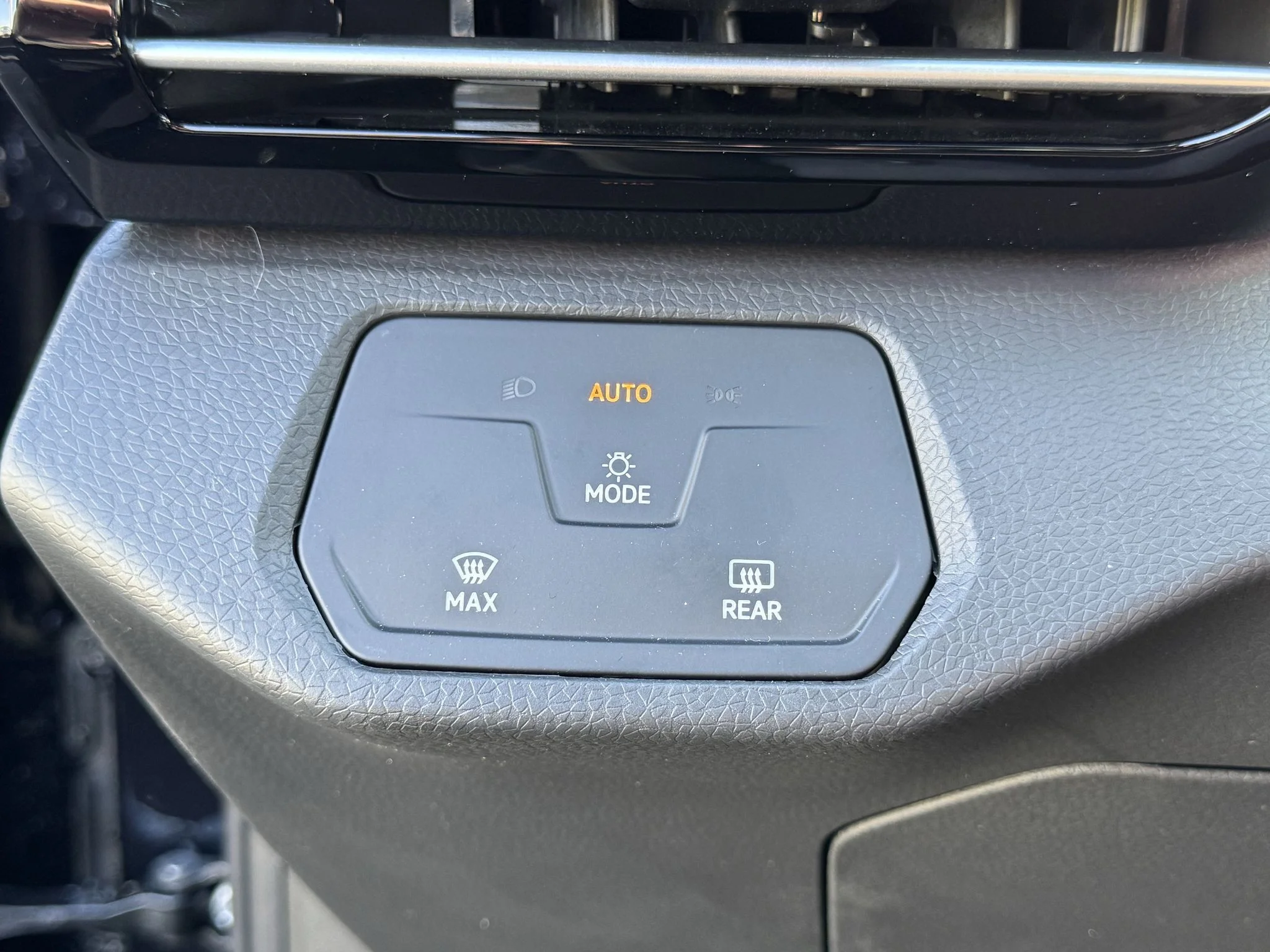 New 2026 Deep Black Pearl Volkswagen Pro image 25
