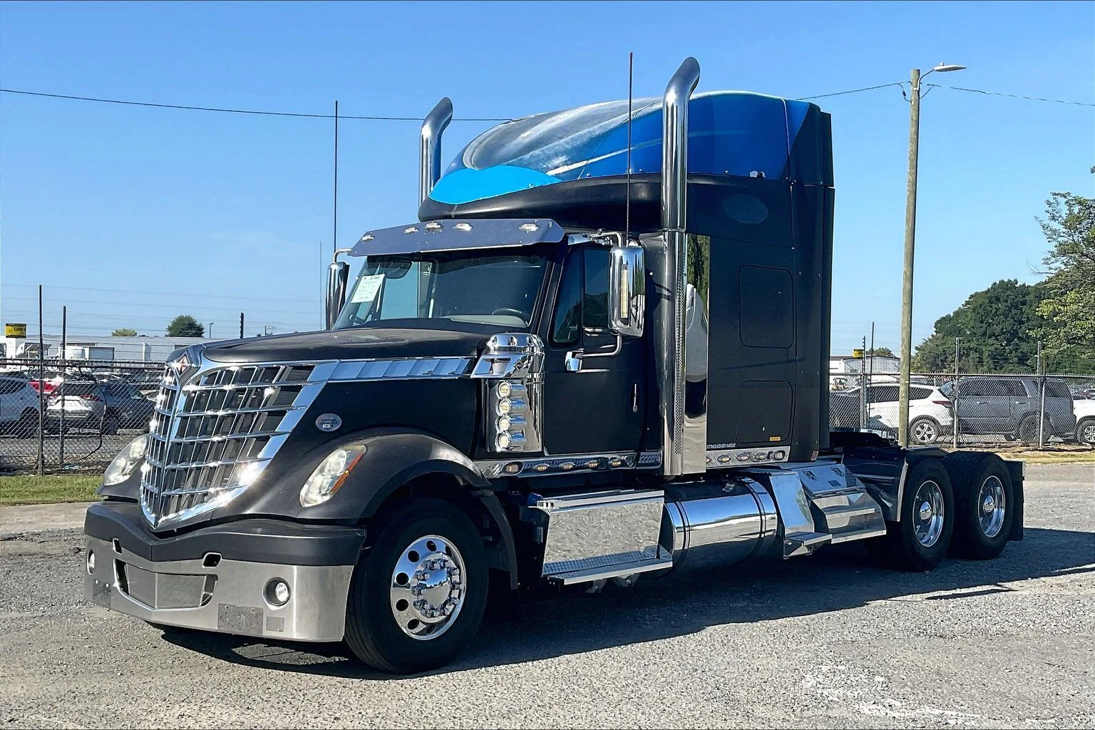 Used 2017 BLACK International  image 4