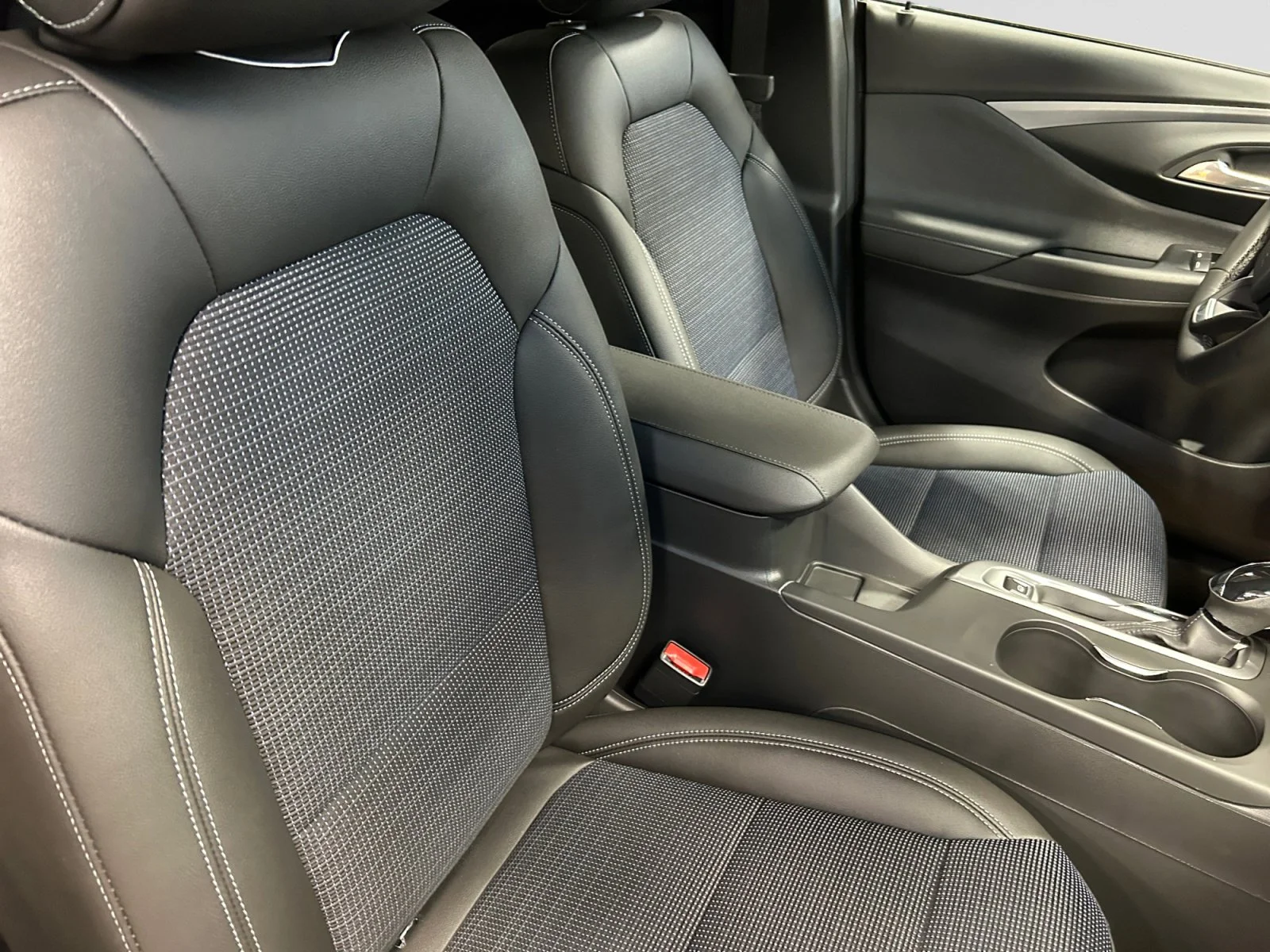 New 2026 Ebony Twilight Metallic Buick Preferred image 11