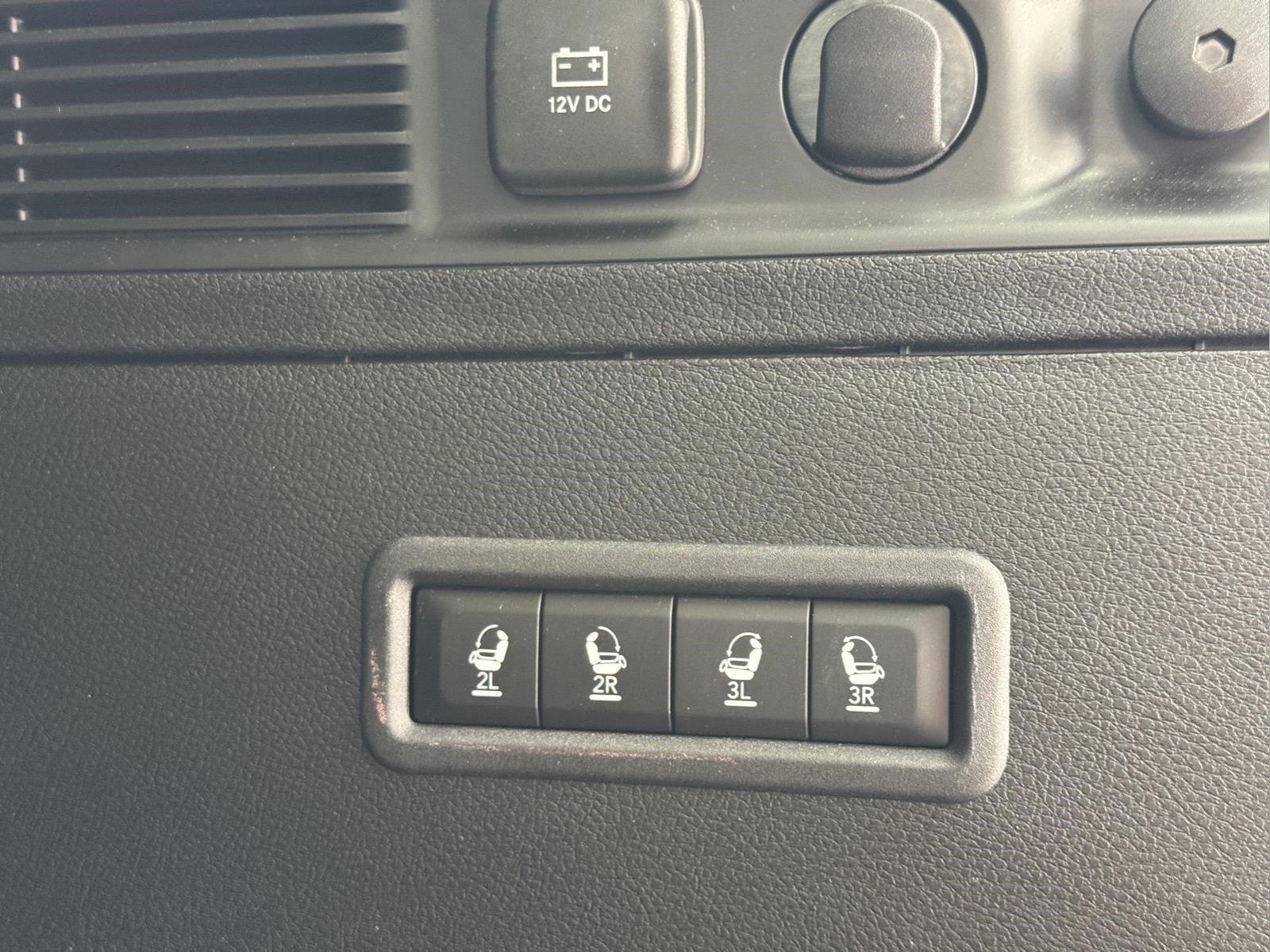 Used 2023 Diamond Black Crystal Pearlcoat Jeep Series III image 14