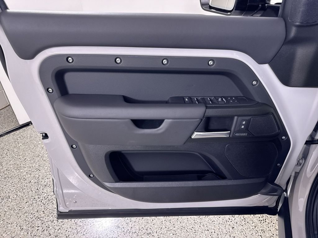 New 2026 Borasco Grey Land Rover X image 13