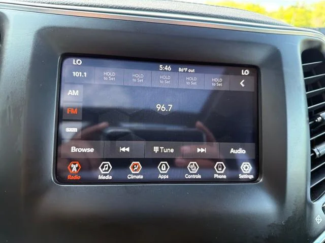 Used 2019 Granite Crystal Clearcoat Metallic Jeep  image 5