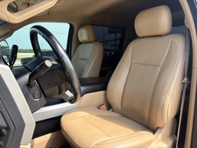 Used 2019 Gray Ford LARIAT image 11