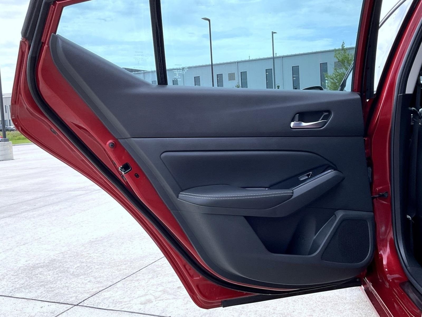 Used 2023 Red Nissan 2.5 SL image 21